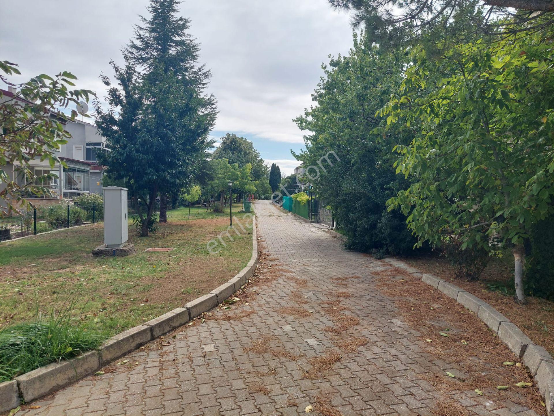 Karakuyu Mahallesi'nde Satılık 300 M²arsa İçinde 5+1 Geniş Villa — fotoğraf 6