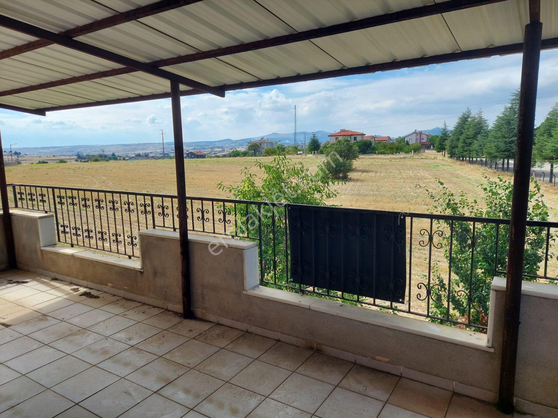 Karakuyu Mahallesi'nde Satılık 300 M²arsa İçinde 5+1 Geniş Villa — fotoğraf 9