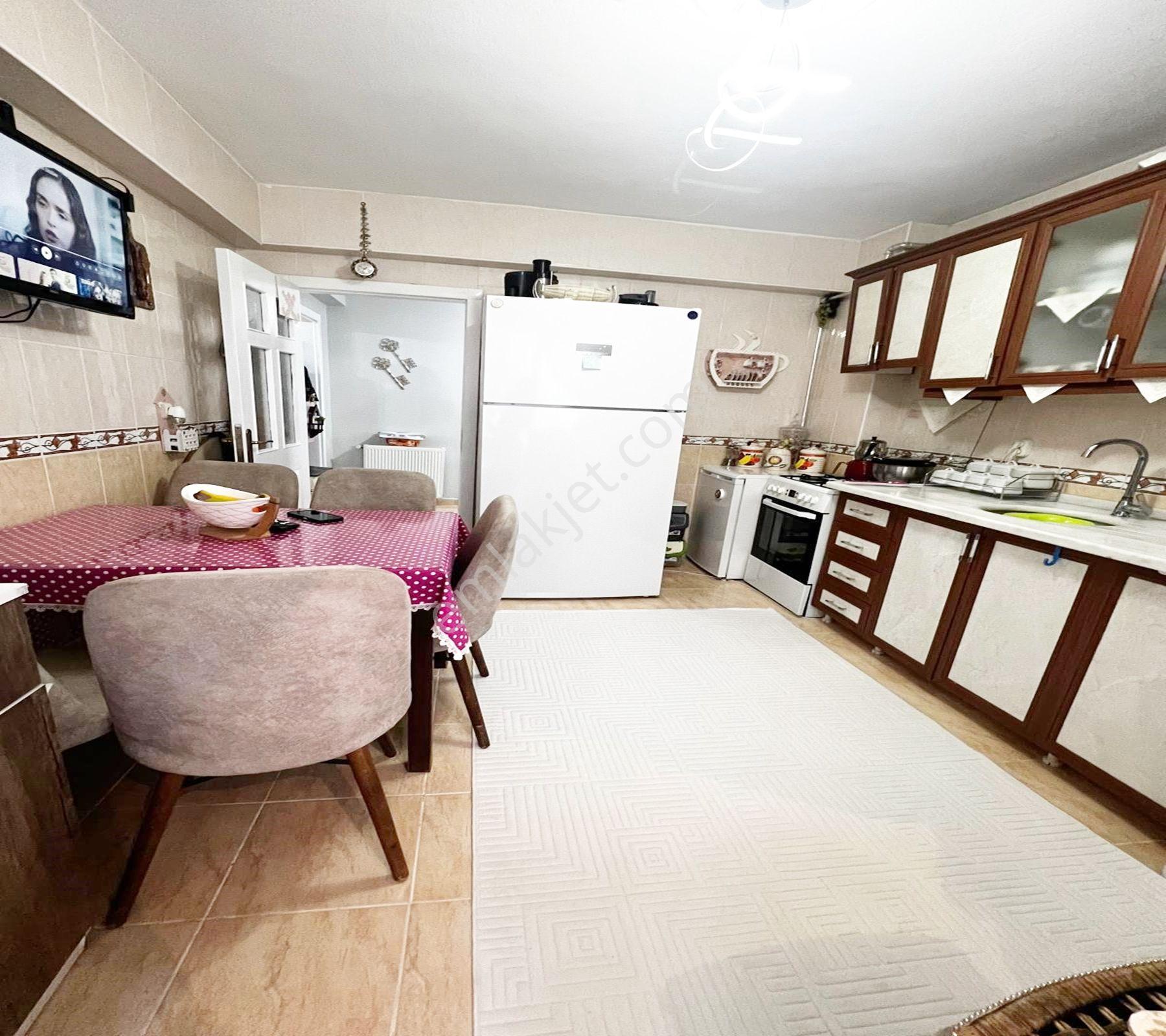 Ufuktepe'de Katta Masrafsız 130 M2 3+1 Daire ! — fotoğraf 12