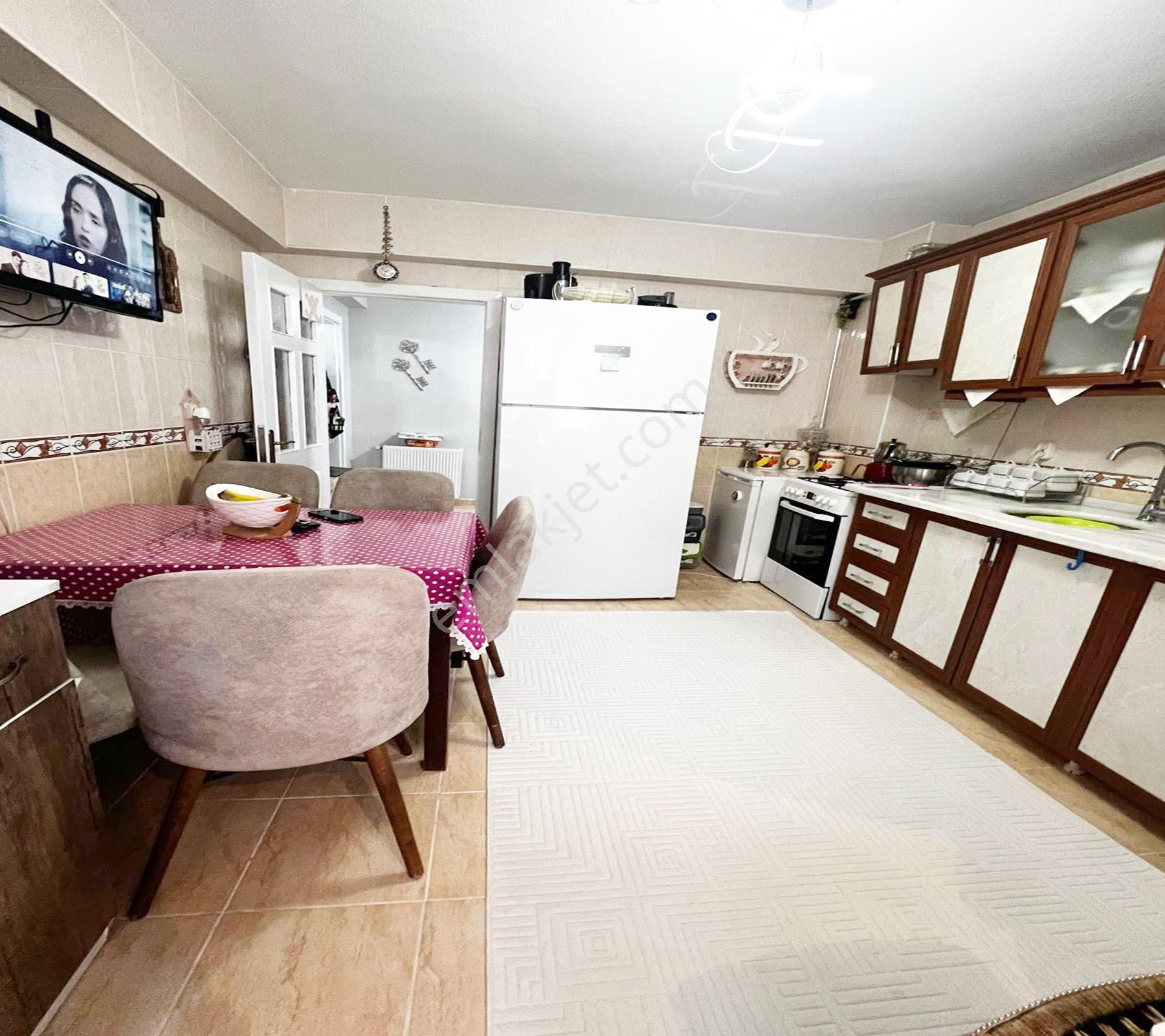 Ufuktepe'de Katta Masrafsız 130 M2 3+1 Daire ! — fotoğraf 13