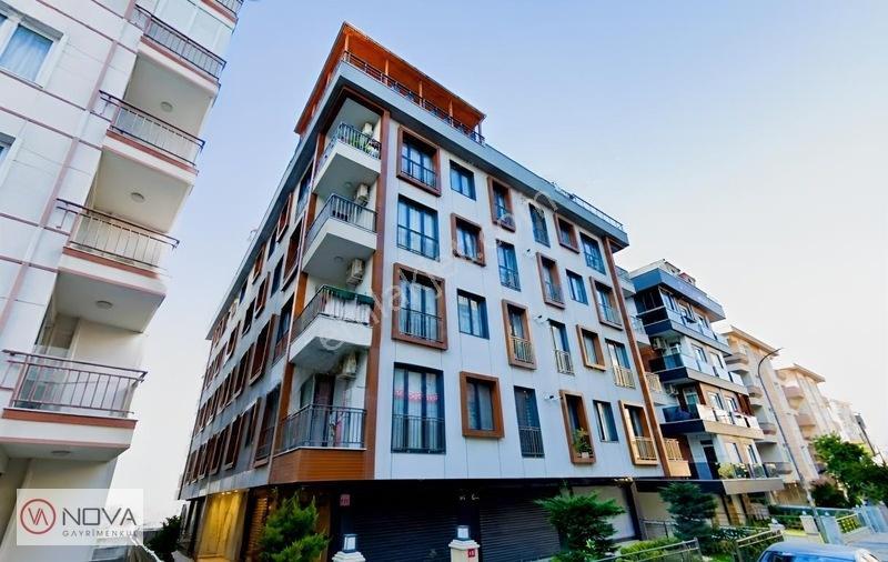Küçükyalı Atatürk Caddesi Yakını, Otoparklı 142 M² Lüks Dubleks