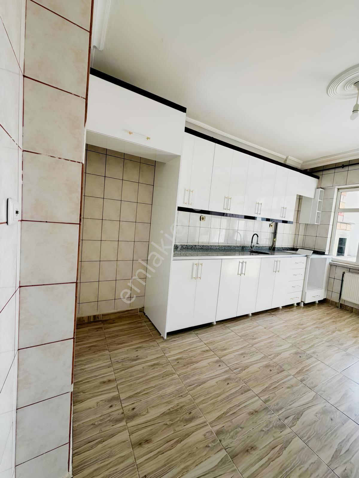 Kayapınar Belediyesi Yanı Acil Ödemeden Satılık 3+1 Daire — fotoğraf 2