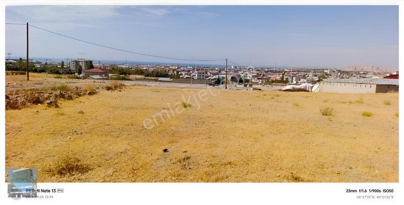 Muazzam Göl Ve Şehir Manzaralı Arsa — fotoğraf 5