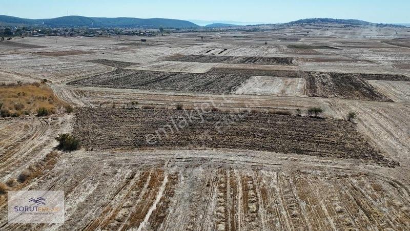 Mecidiye Köyünde Barajın Hemen Yanında Satılık 3.264 M2 Tarla — fotoğraf 5
