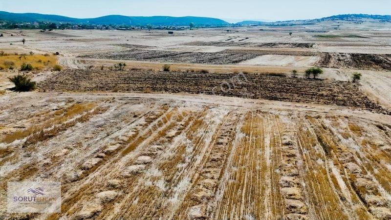 Mecidiye Köyünde Barajın Hemen Yanında Satılık 3.264 M2 Tarla — fotoğraf 6