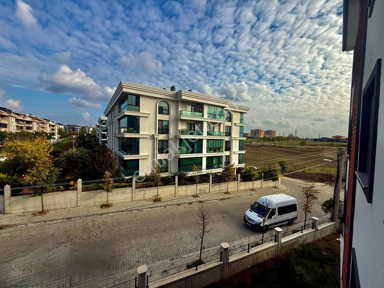 8 Kasım Mh.okullar Bölgesinde Satılık 3+1 Kapalı Otoparklı Daire — fotoğraf 4
