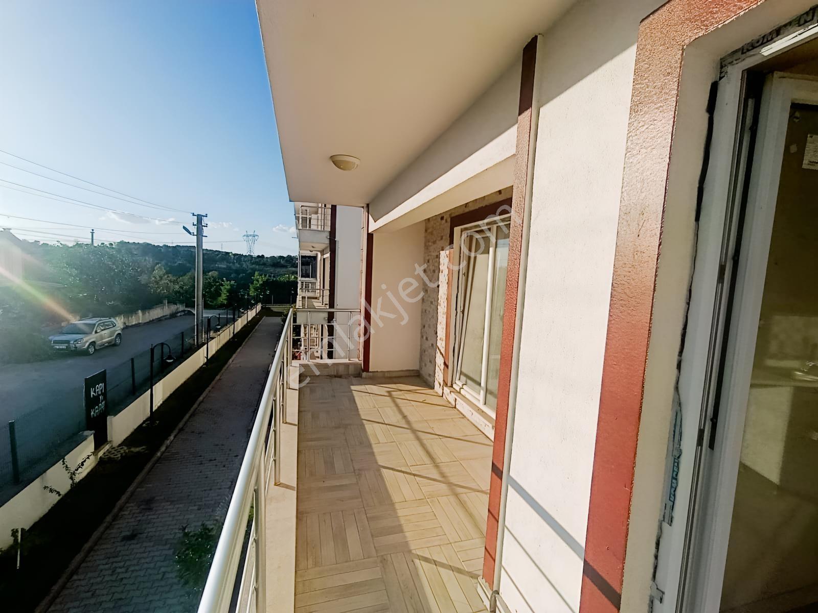 Cumhuriyet Mahallesinde Havuzlu 3+1 Çift Ebeveyn Banyolu Yaşam — fotoğraf 7