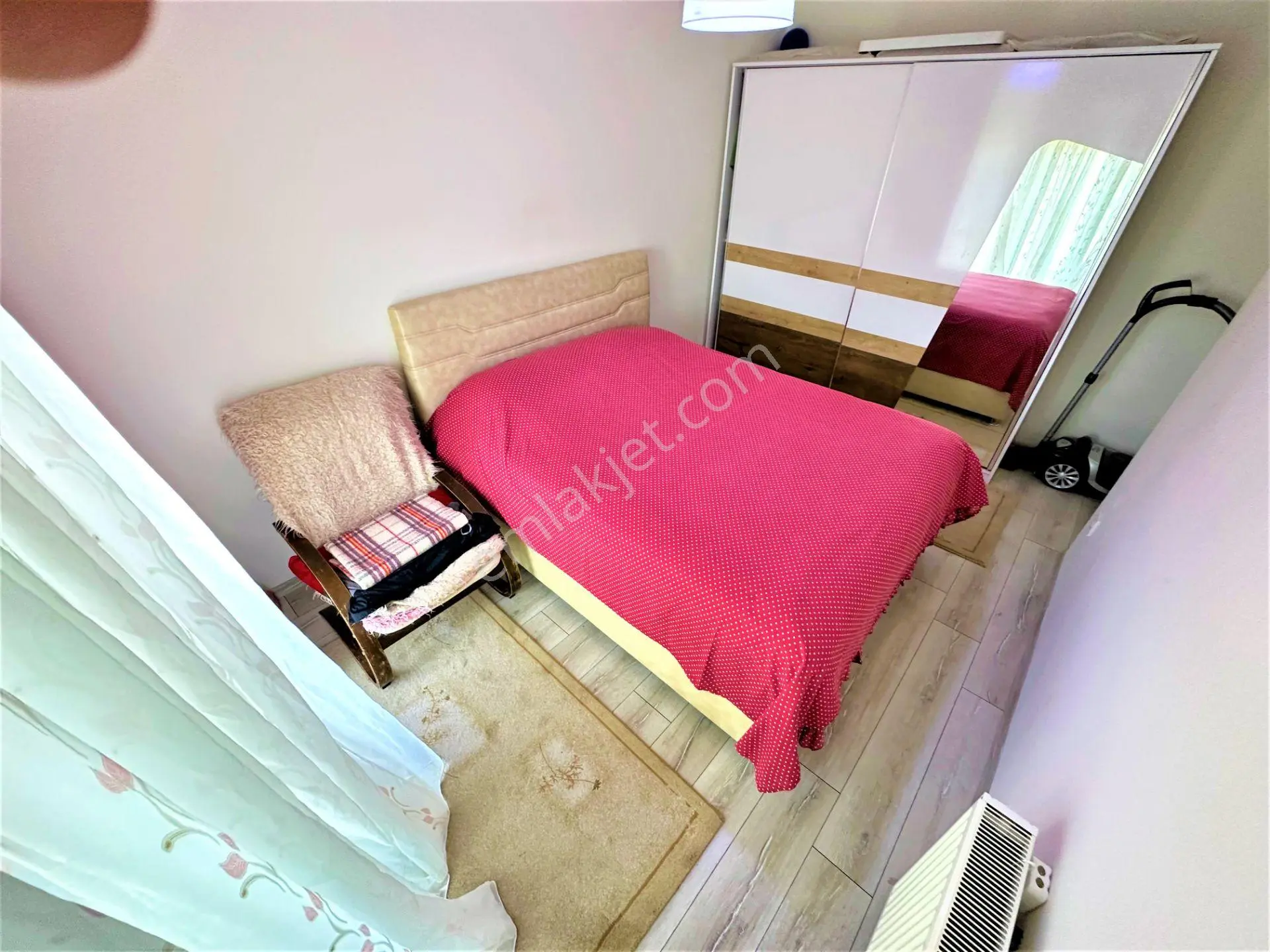 Aktiften Akçay'da Satılık Merkezi Konumda Yüzme Havuzlu Çift Cam Balkonlu Arakat 2+1 Daire — fotoğraf 24