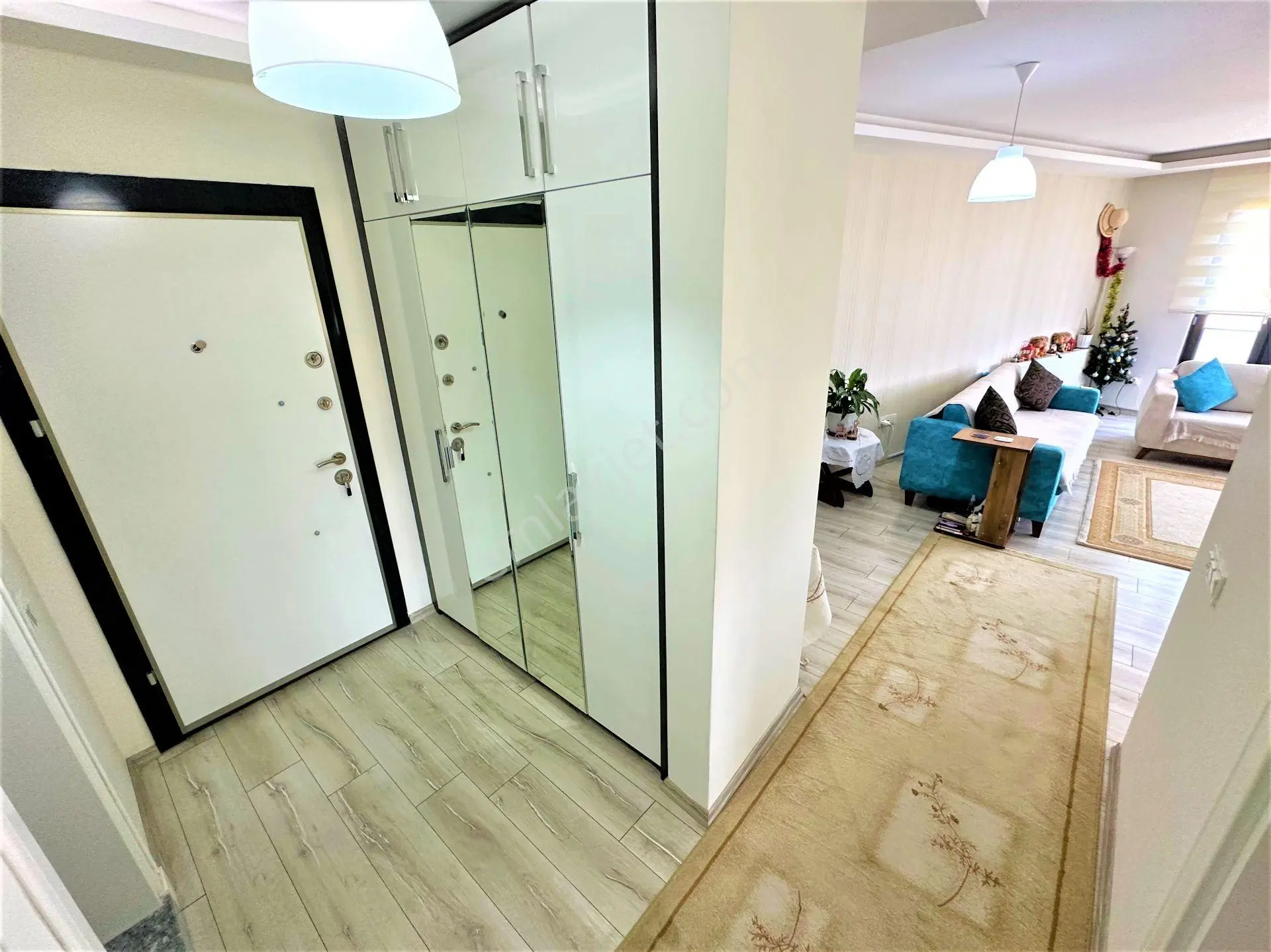 Aktiften Akçay'da Satılık Merkezi Konumda Yüzme Havuzlu Çift Cam Balkonlu Arakat 2+1 Daire — fotoğraf 30