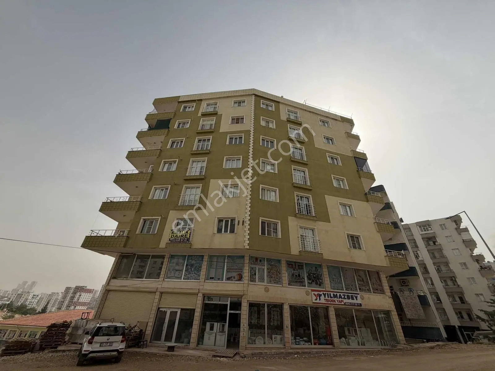 Liderden Eki Emniyet Civarı Ara Katta Geniş Önü Kapanmayacak 3+1