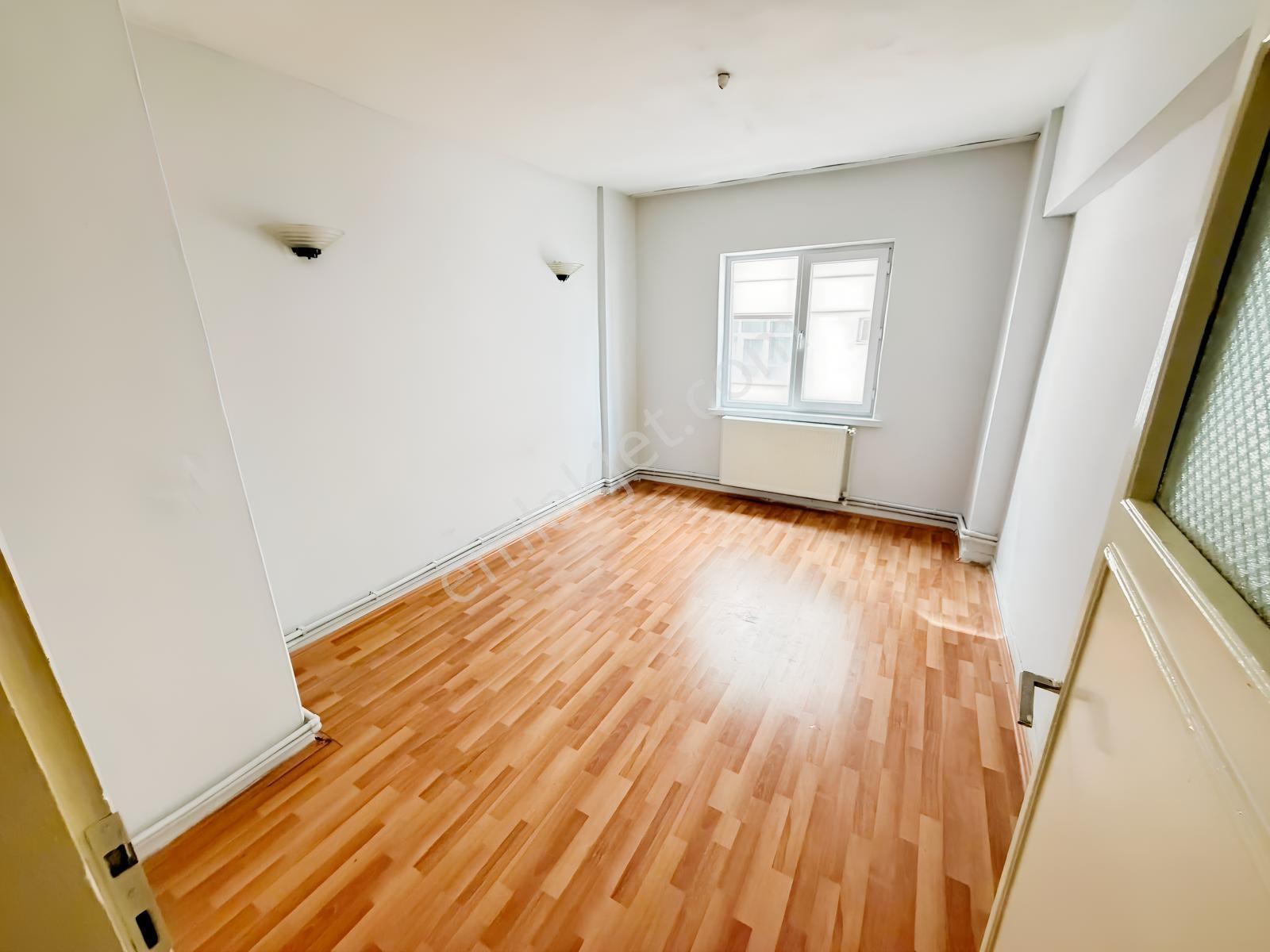 Es'as'tan İstasyon Mahallesinde 3+1 Okul Yakını Satılık Daire — fotoğraf 6