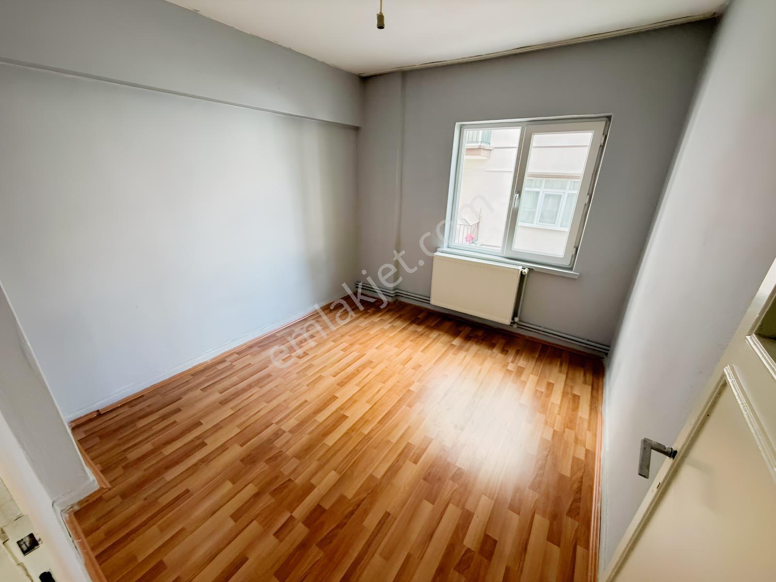 Es'as'tan İstasyon Mahallesinde 3+1 Okul Yakını Satılık Daire — fotoğraf 8