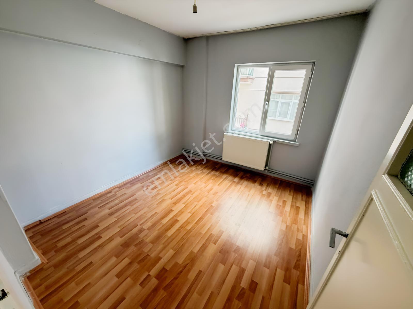 Es'as'tan İstasyon Mahallesinde 3+1 Okul Yakını Satılık Daire — fotoğraf 9