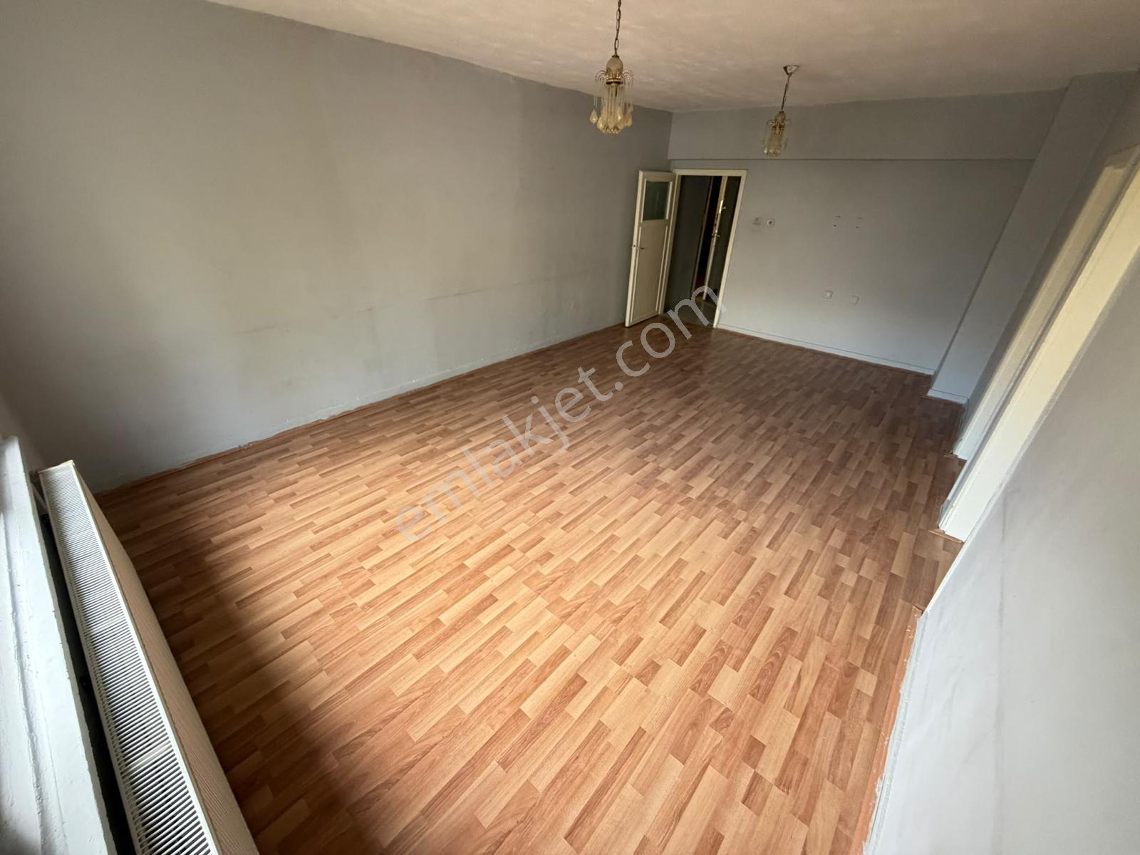 Es'as'tan İstasyon Mahallesinde 3+1 Okul Yakını Satılık Daire — fotoğraf 12