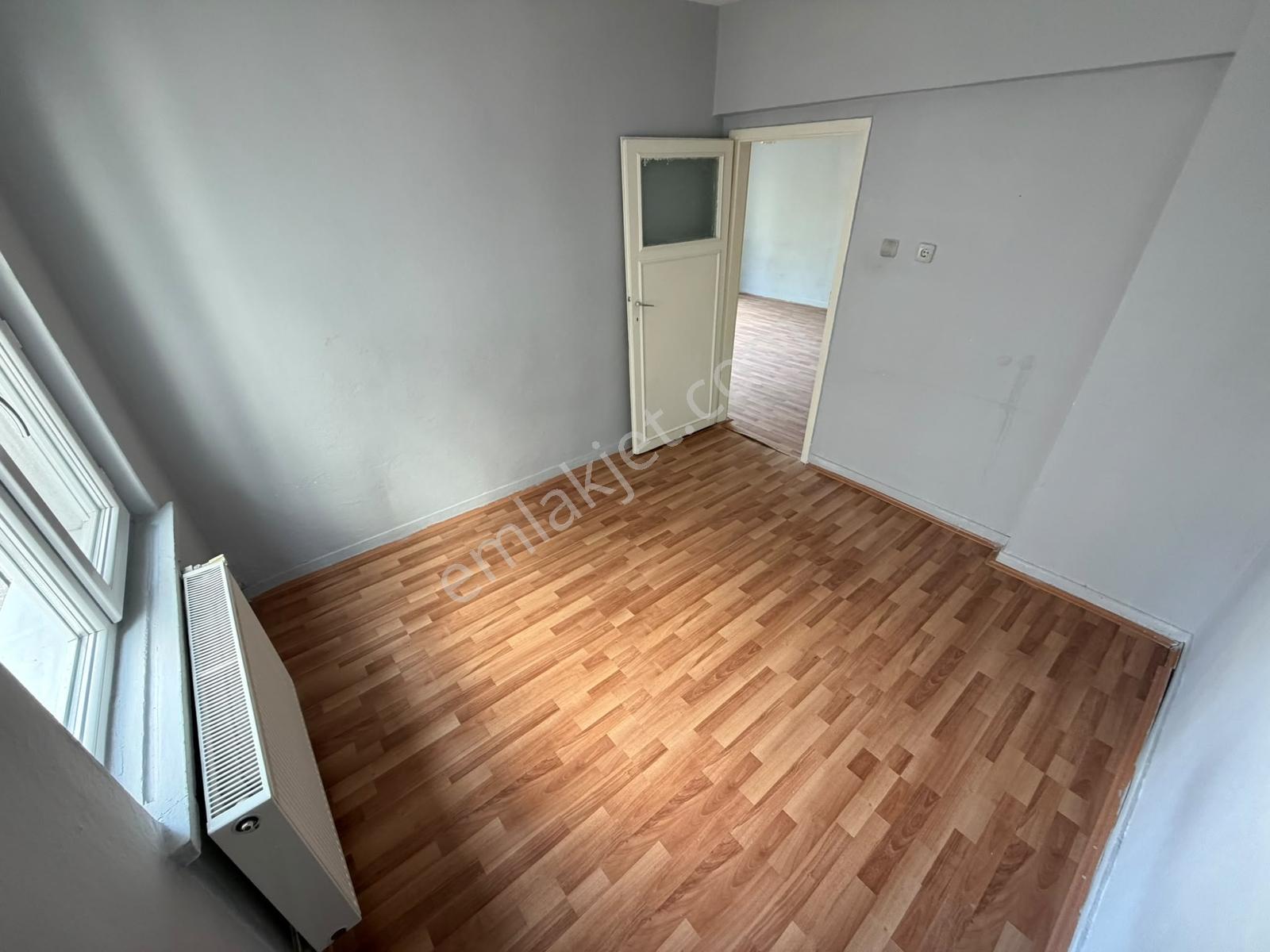 Es'as'tan İstasyon Mahallesinde 3+1 Okul Yakını Satılık Daire — fotoğraf 13