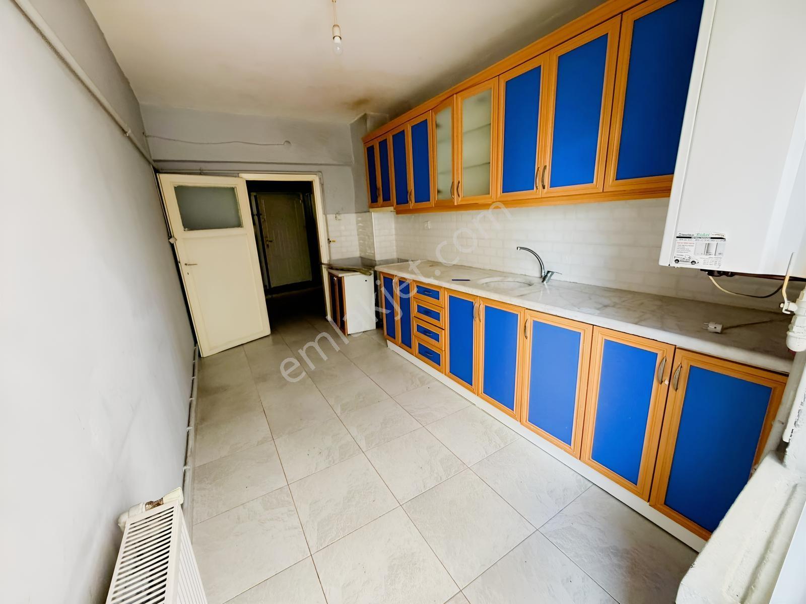Es'as'tan İstasyon Mahallesinde 3+1 Okul Yakını Satılık Daire — fotoğraf 15