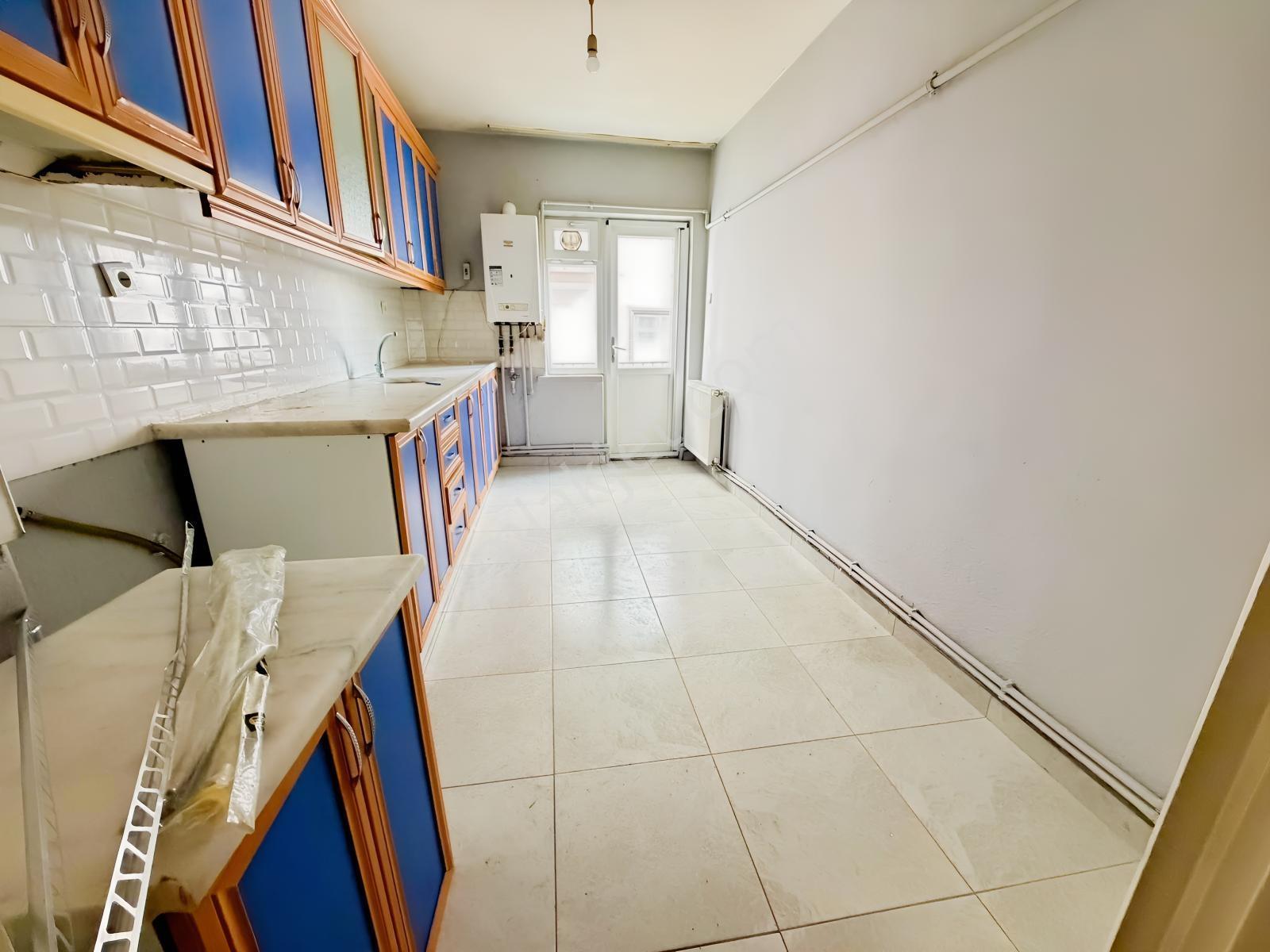 Es'as'tan İstasyon Mahallesinde 3+1 Okul Yakını Satılık Daire — fotoğraf 17