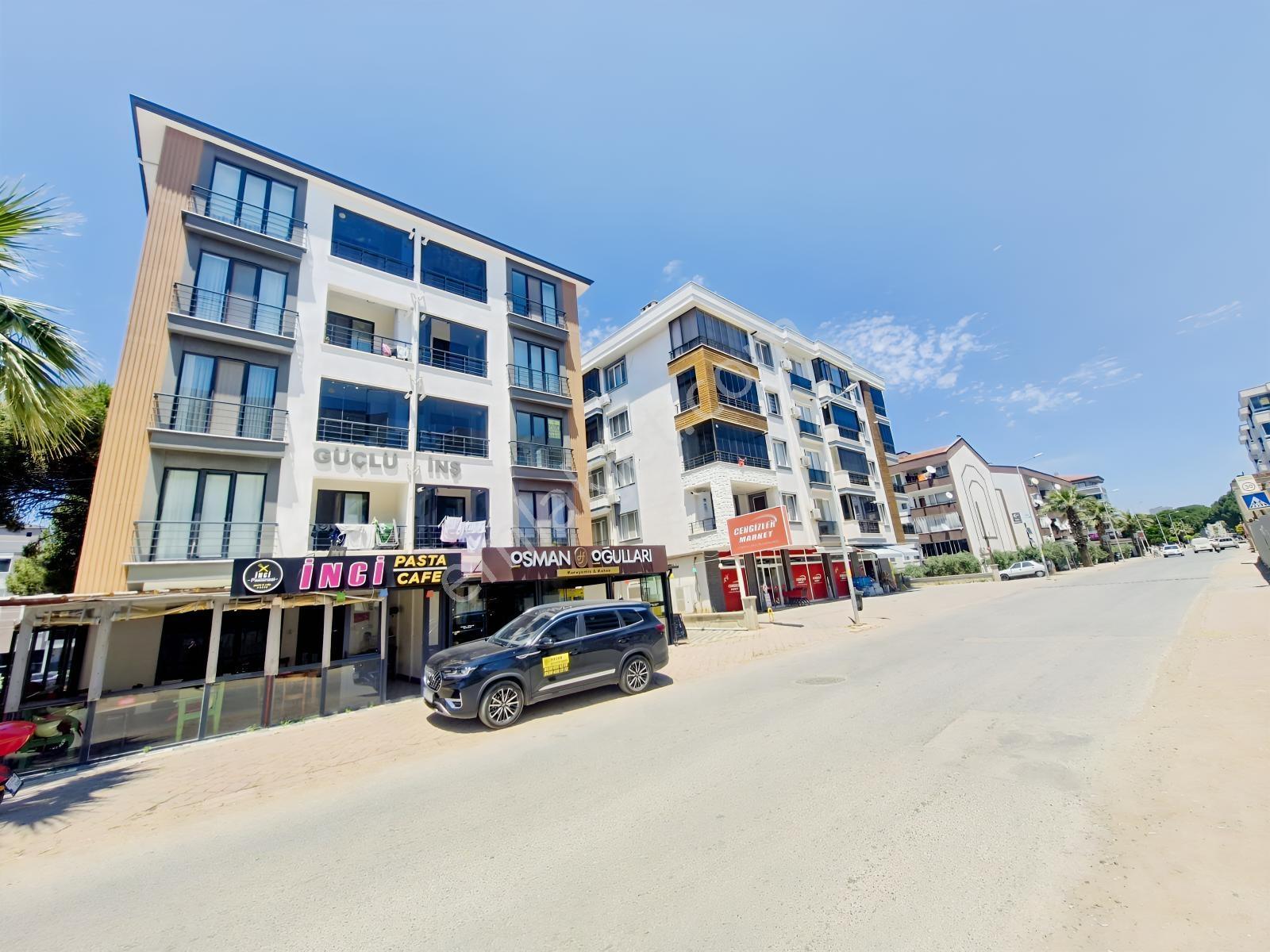 Huzurdan Cadde Üzeri 3+1 Doğalgazlı Ebevny Banyolu Satılık Daire — fotoğraf 2