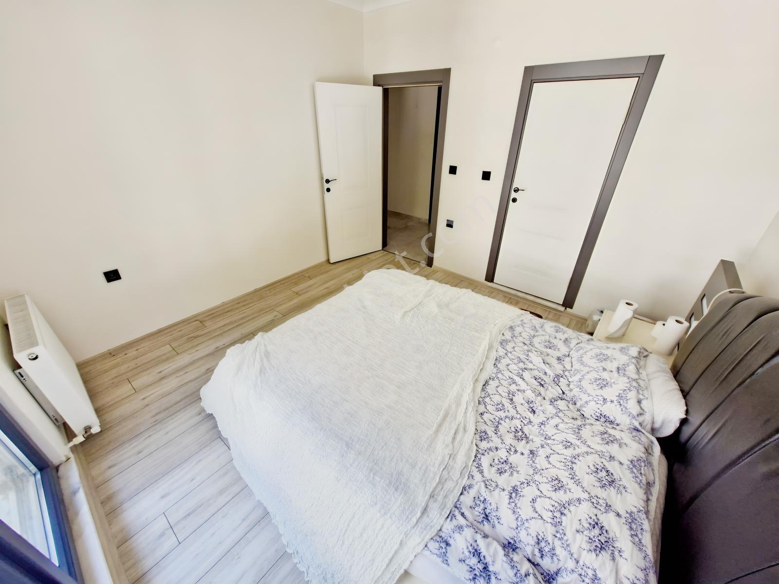 Huzurdan Cadde Üzeri 3+1 Doğalgazlı Ebevny Banyolu Satılık Daire — fotoğraf 23