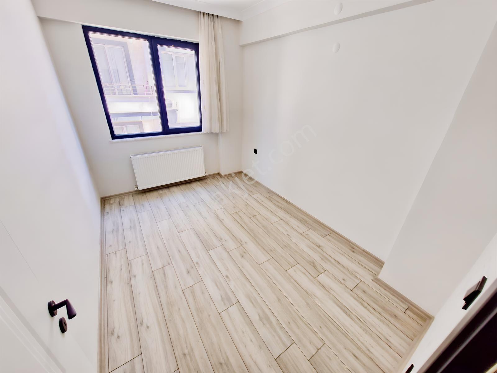 Huzurdan Cadde Üzeri 3+1 Doğalgazlı Ebevny Banyolu Satılık Daire — fotoğraf 27
