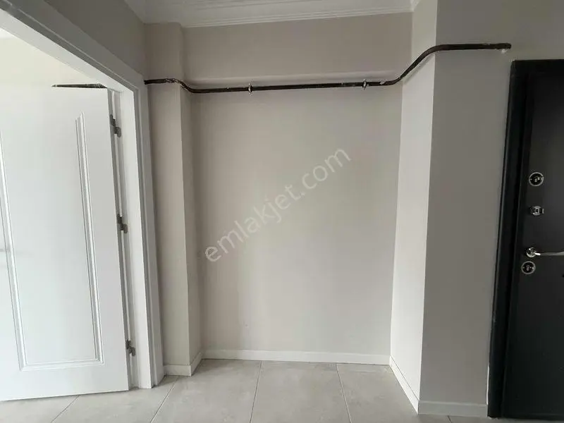 Ömerciklerde Koridorlu Lüks 1+1 | Orta Kat Ön Cephe | İskanlı — fotoğraf 6