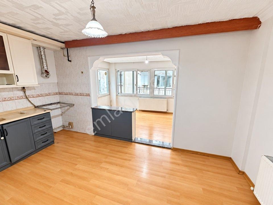 Buca Yeşilbağlar Mah 170 M2 Doğalgazlı 3+1 Hemen Teslim — fotoğraf 4