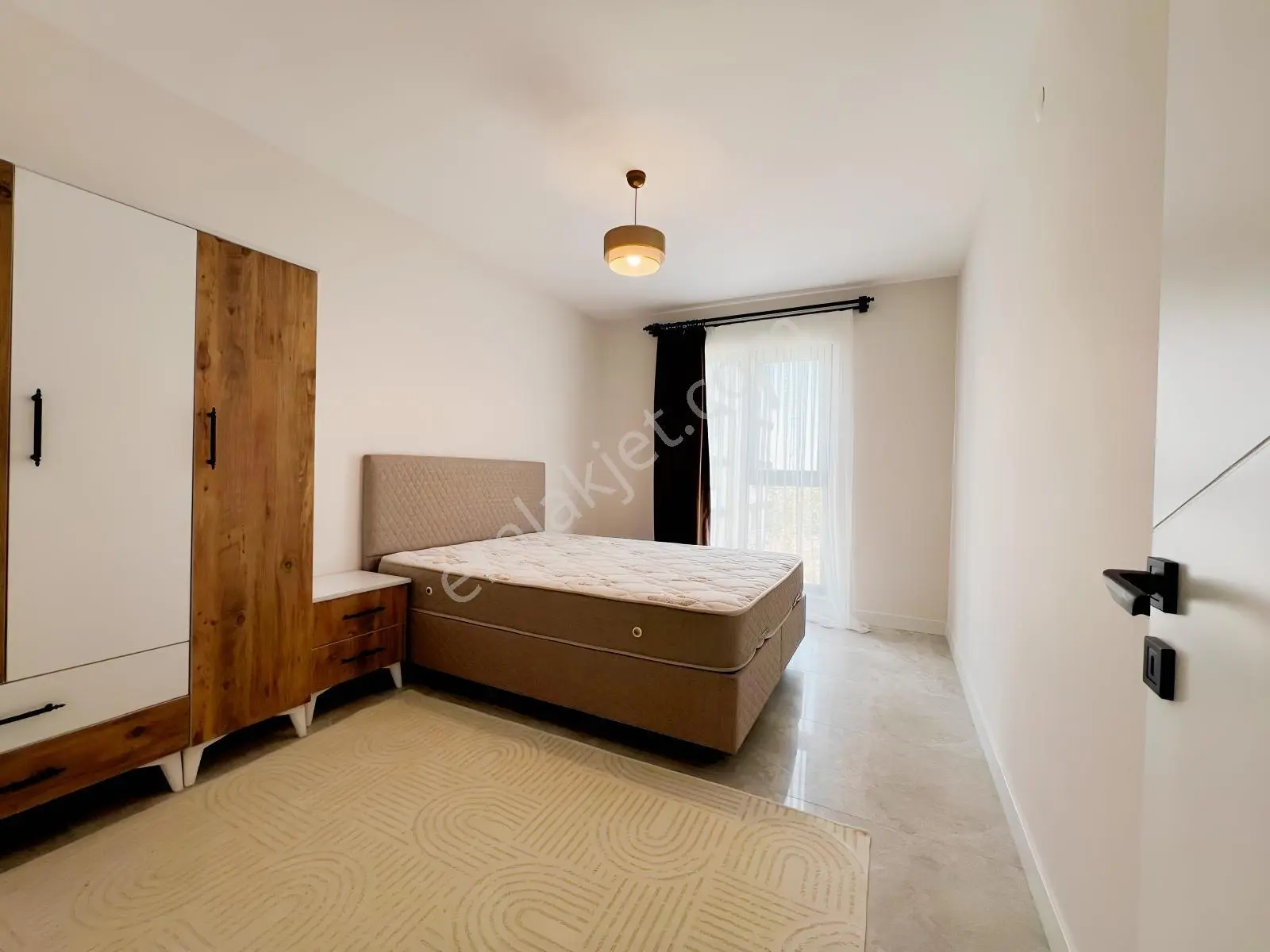 İncek 'te Kiracılı Full Esyalı Yatırıma Uygun Satılık Daire — fotoğraf 2