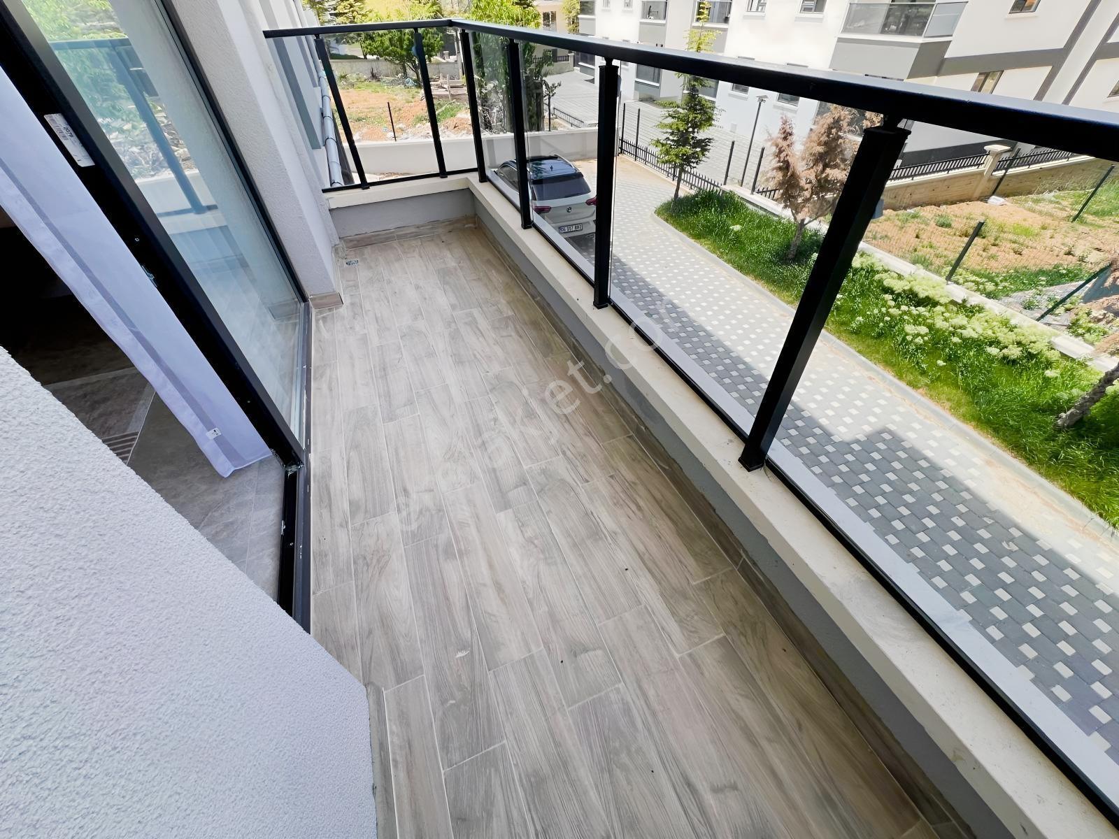 İncek 'te Kiracılı Full Esyalı Yatırıma Uygun Satılık Daire — fotoğraf 9