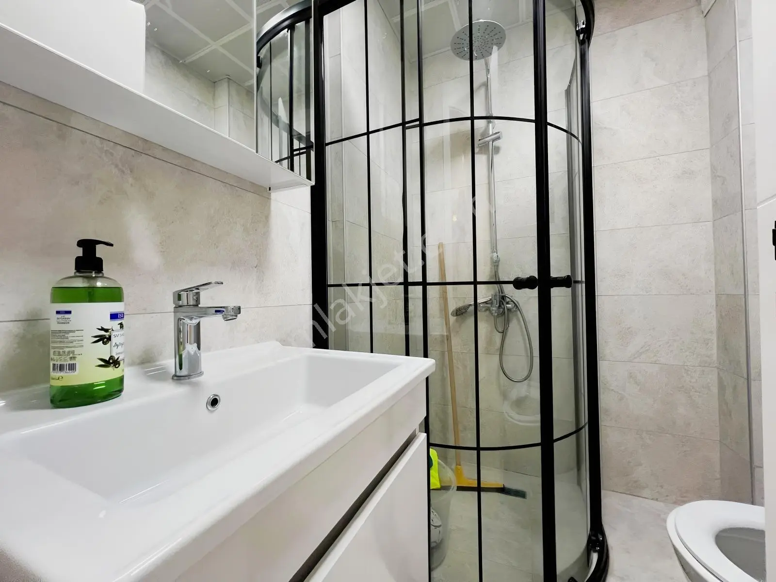İncek 'te Kiracılı Full Esyalı Yatırıma Uygun Satılık Daire — fotoğraf 36