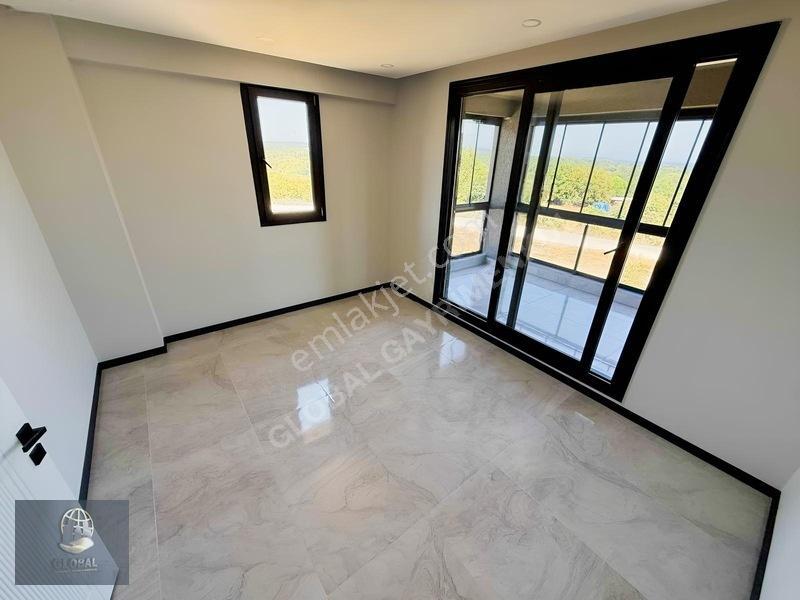 Deniz Manzaralı 4+1 Lüx Sıfır Bahçe Kullanım Alanlı Havuzlu — fotoğraf 9