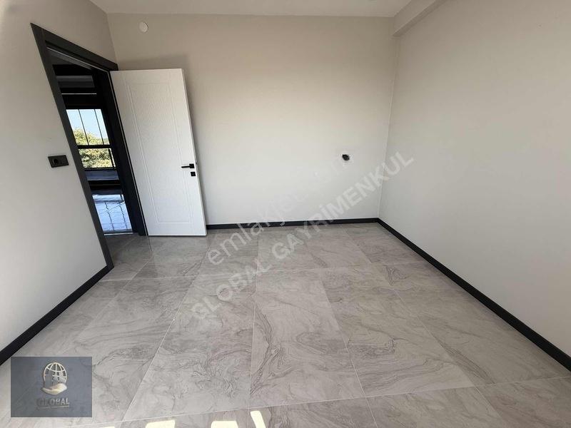 Deniz Manzaralı 4+1 Lüx Sıfır Bahçe Kullanım Alanlı Havuzlu — fotoğraf 33