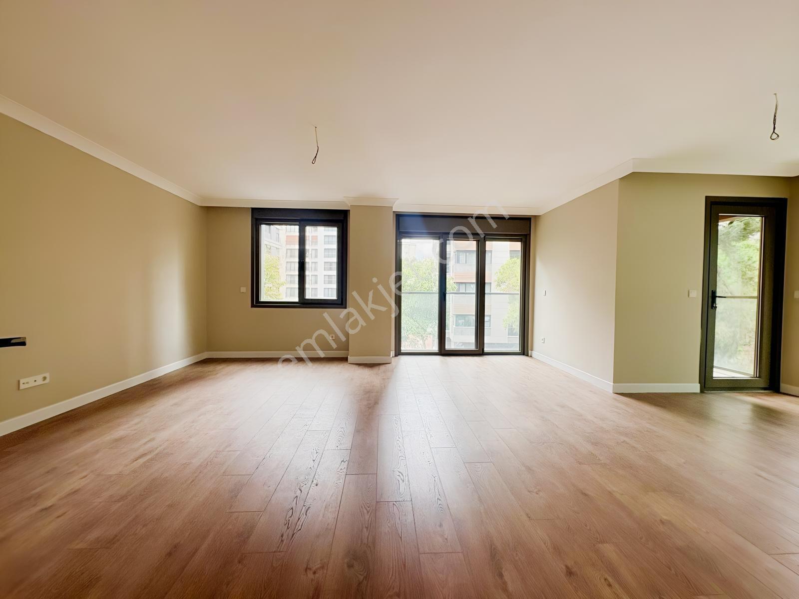 Erenköy Divan Arkası Sıfır 3+1 — fotoğraf 3