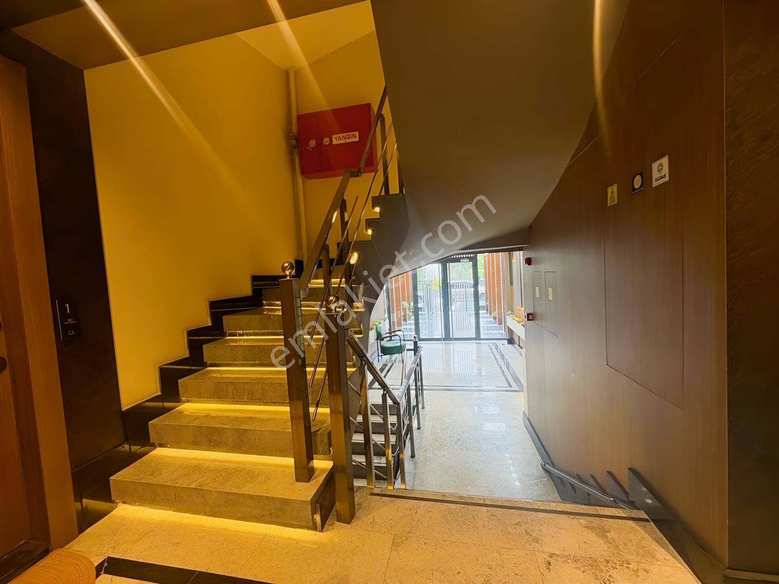 Erenköy Divan Arkası Sıfır 3+1 — fotoğraf 17