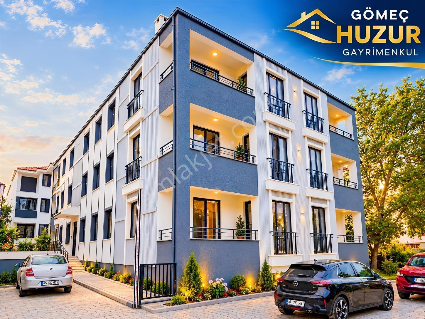 Huzur^Dan Hastane Bölgesinde Satılık 3+1 Ebeveyn Banyolu Daire
