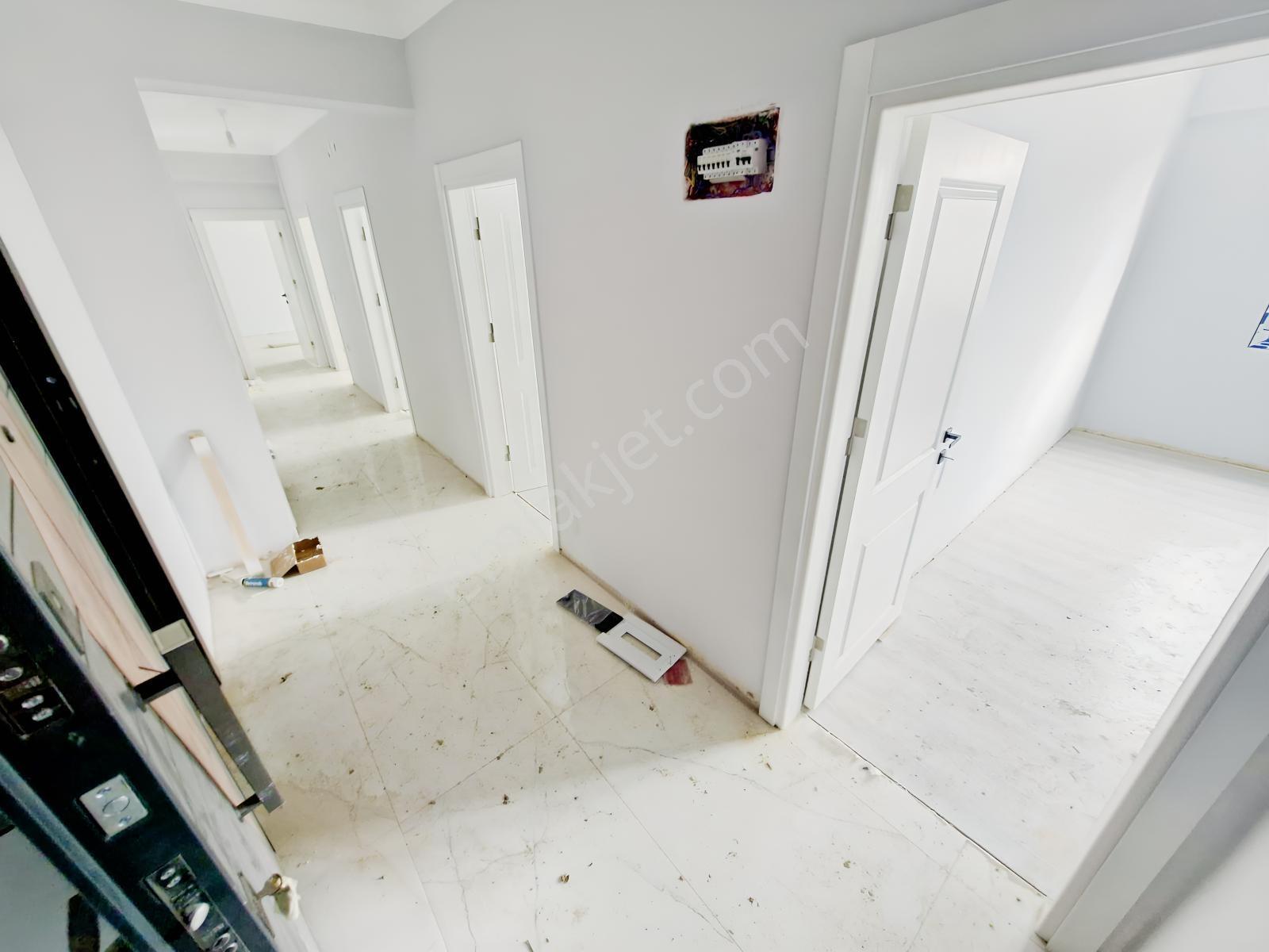 Huzur^dan Hastane Bölgesinde Satılık 3+1 Ebeveyn Banyolu Daire — fotoğraf 2