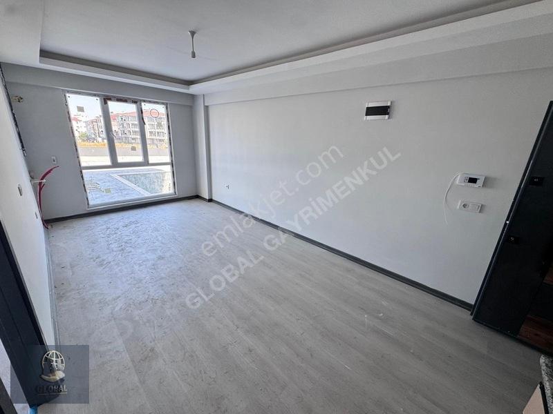 Çorlu Hatip'te Havuzlu Site İçinde Satılık 1+1 Daire 45m² — fotoğraf 2