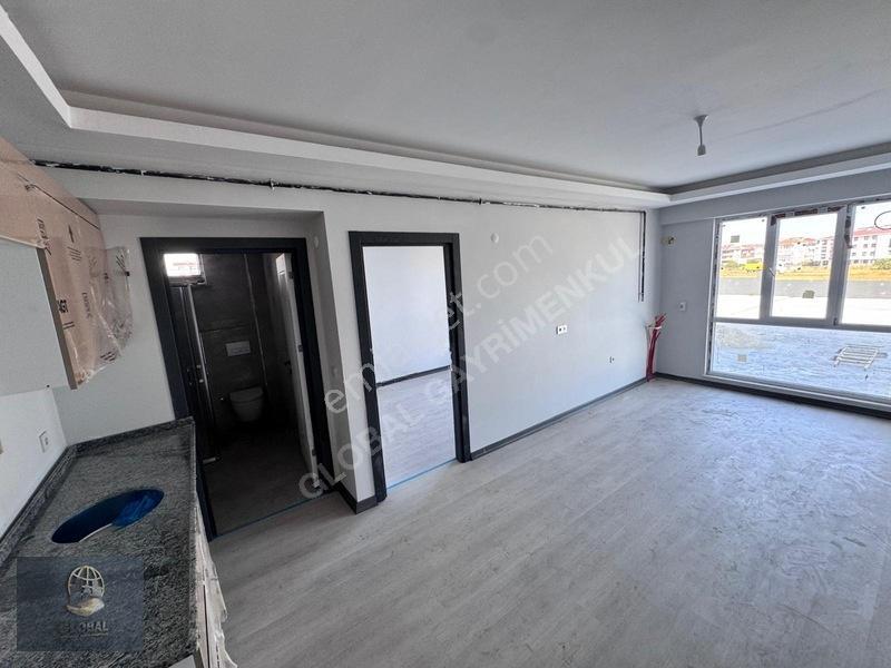 Çorlu Hatip'te Havuzlu Site İçinde Satılık 1+1 Daire 45m² — fotoğraf 4