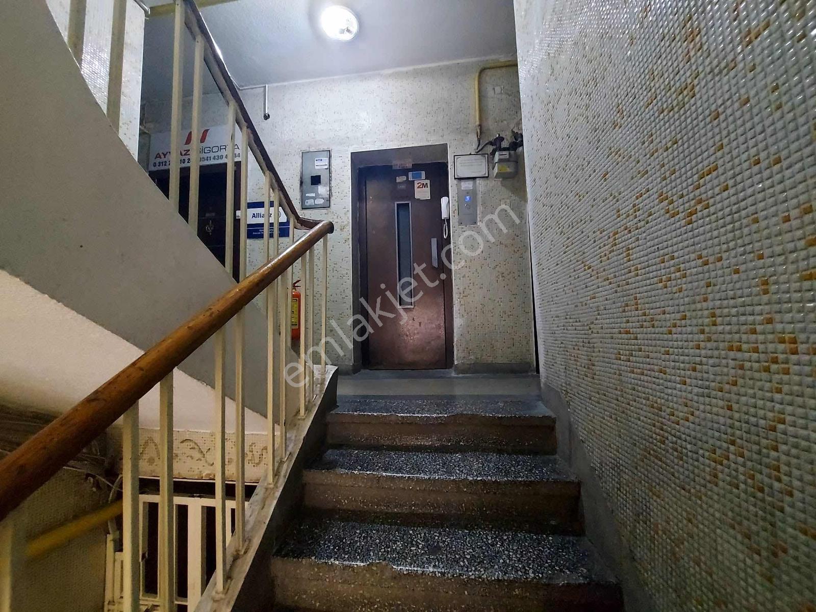 E.efor'dan Hanımeli Sokakta Satıık 2+1 Satılık Daire — fotoğraf 7