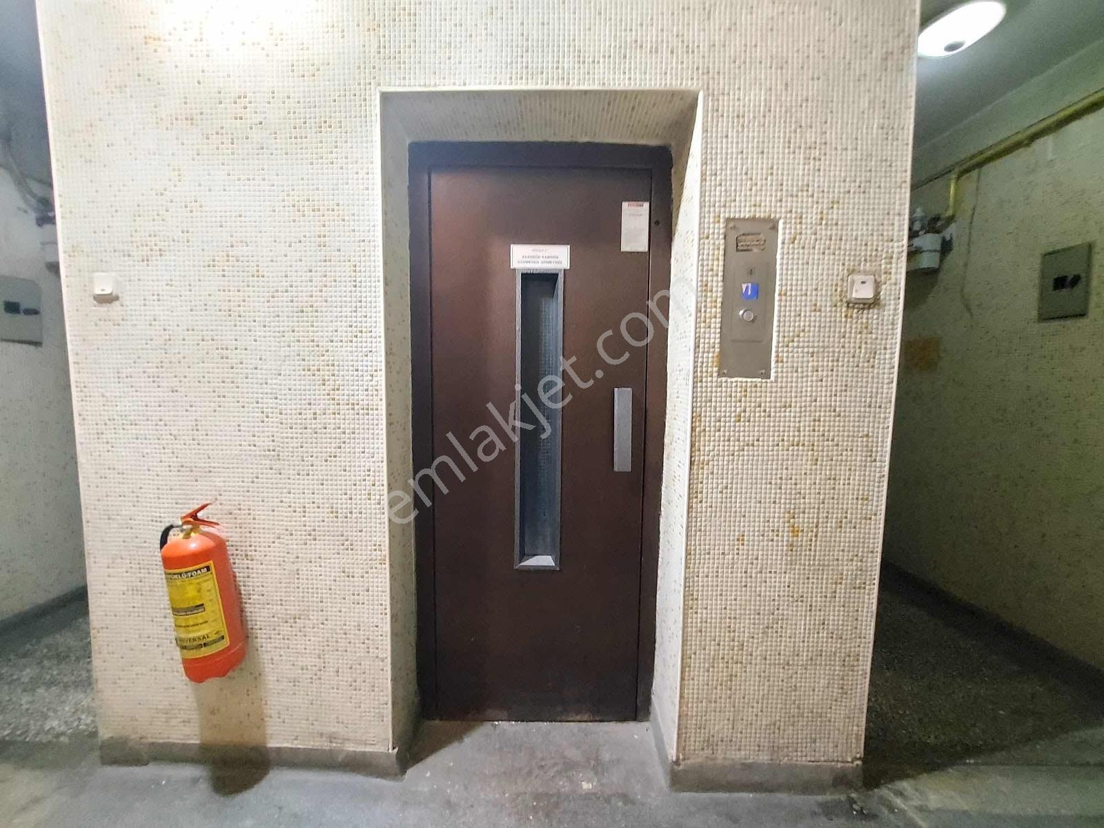 E.efor'dan Hanımeli Sokakta Satıık 2+1 Satılık Daire — fotoğraf 9