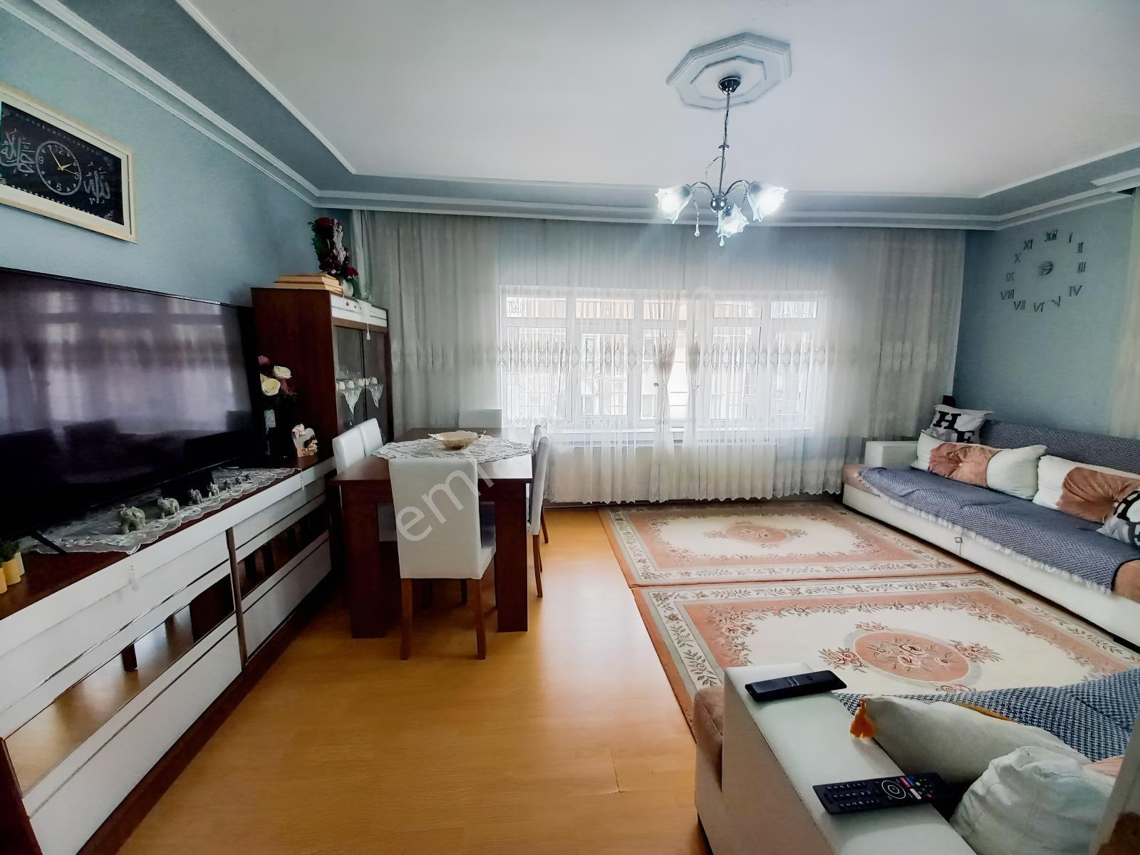 Es'as'tan Tandoğanda 3+1 Bakımlı Merkezi Konumda Satılık Daire — fotoğraf 2