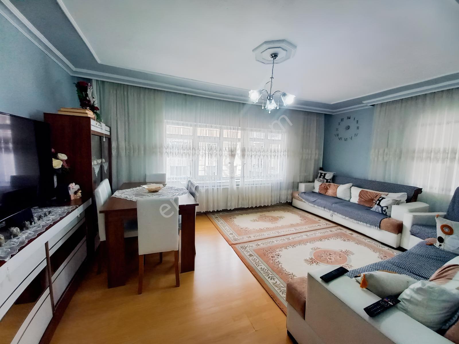 Es'as'tan Tandoğanda 3+1 Bakımlı Merkezi Konumda Satılık Daire — fotoğraf 4