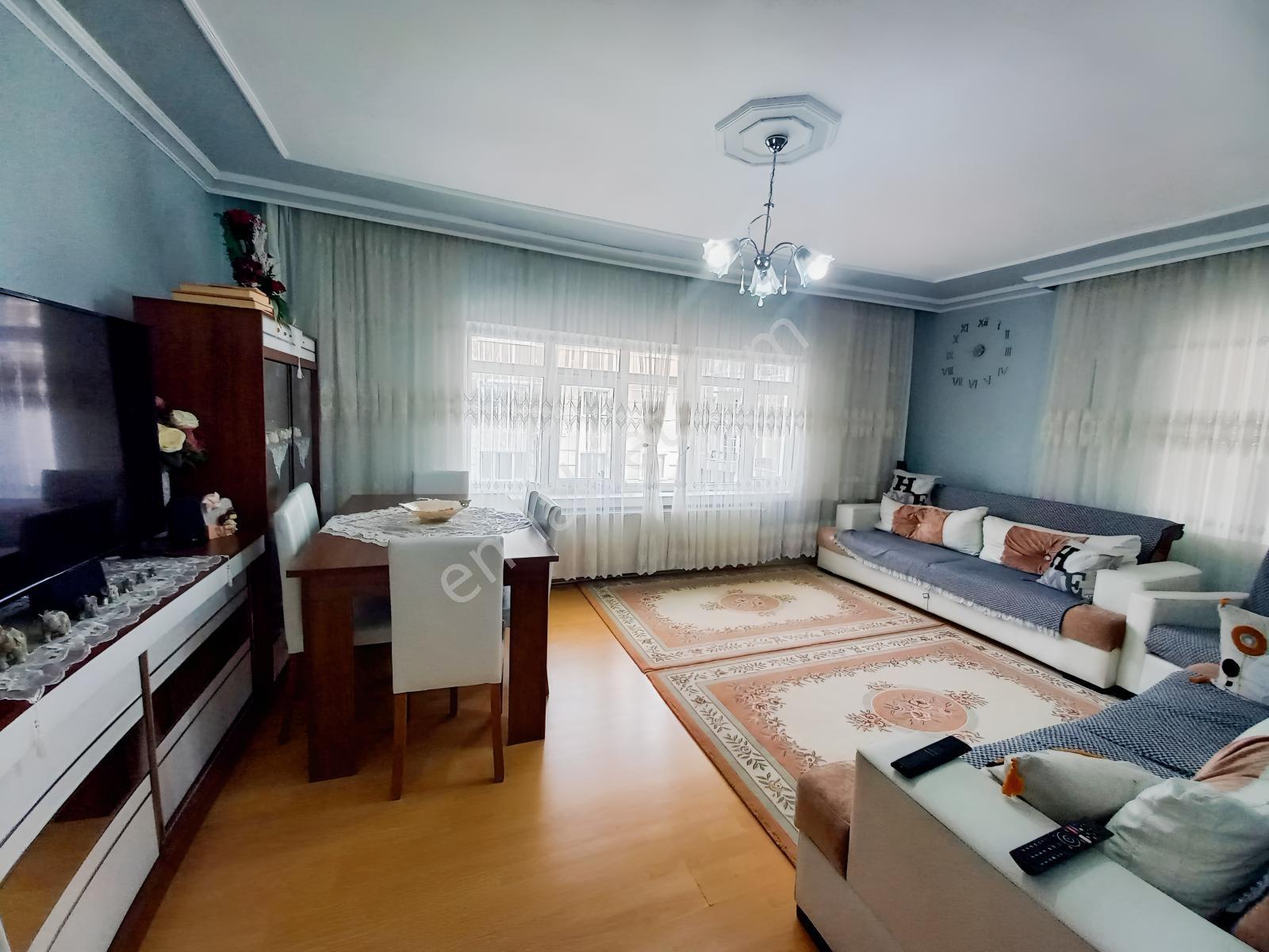 Es'as'tan Tandoğanda 3+1 Bakımlı Merkezi Konumda Satılık Daire — fotoğraf 6