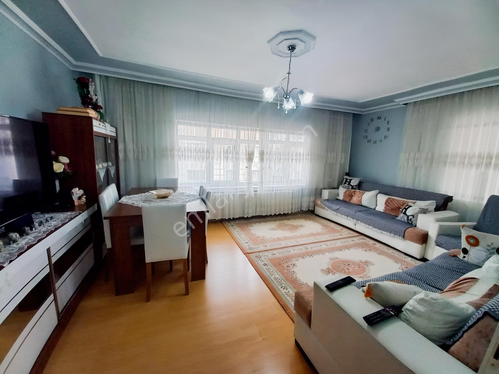 Es'as'tan Tandoğanda 3+1 Bakımlı Merkezi Konumda Satılık Daire — fotoğraf 7