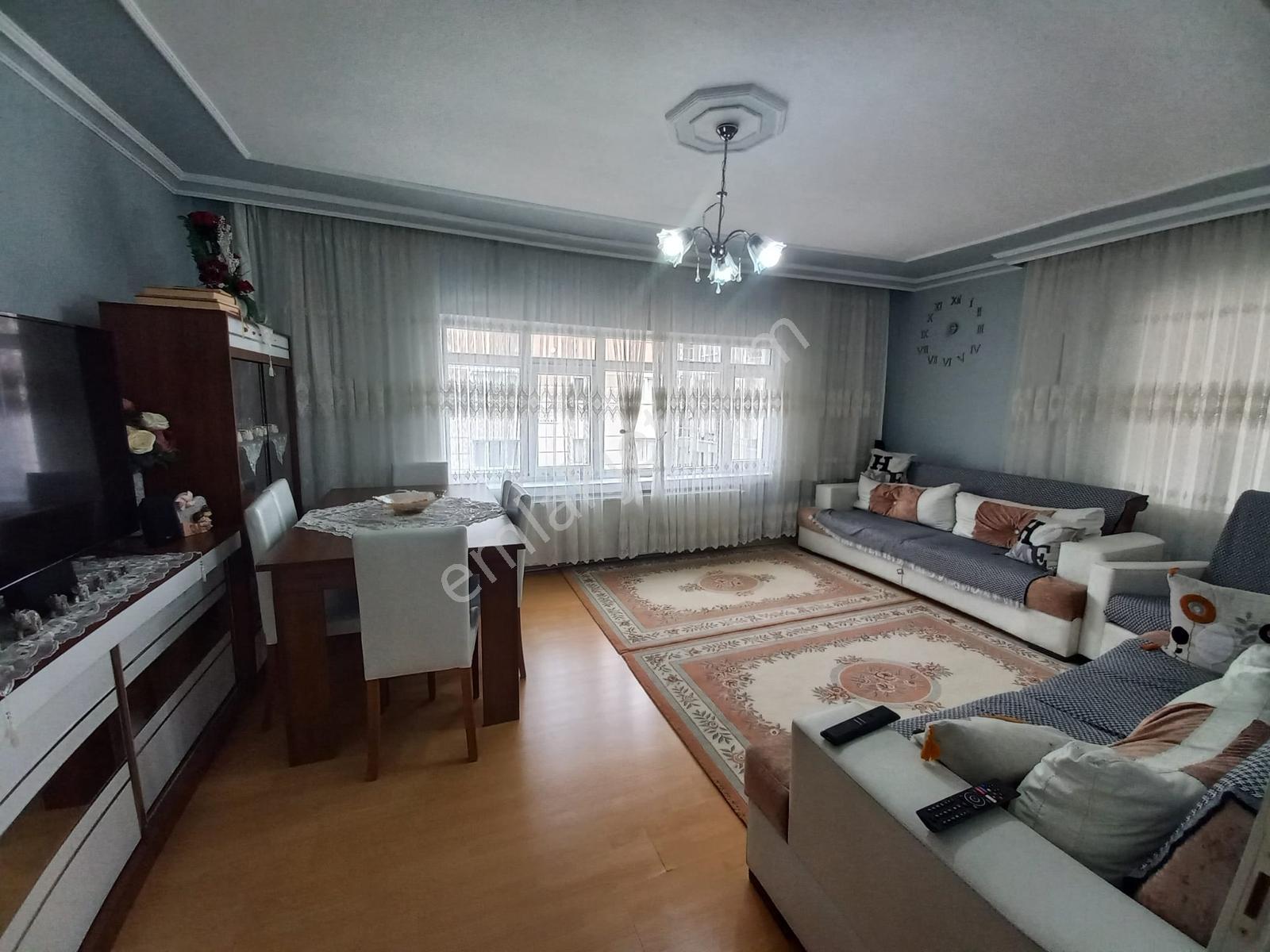 Es'as'tan Tandoğanda 3+1 Bakımlı Merkezi Konumda Satılık Daire — fotoğraf 8