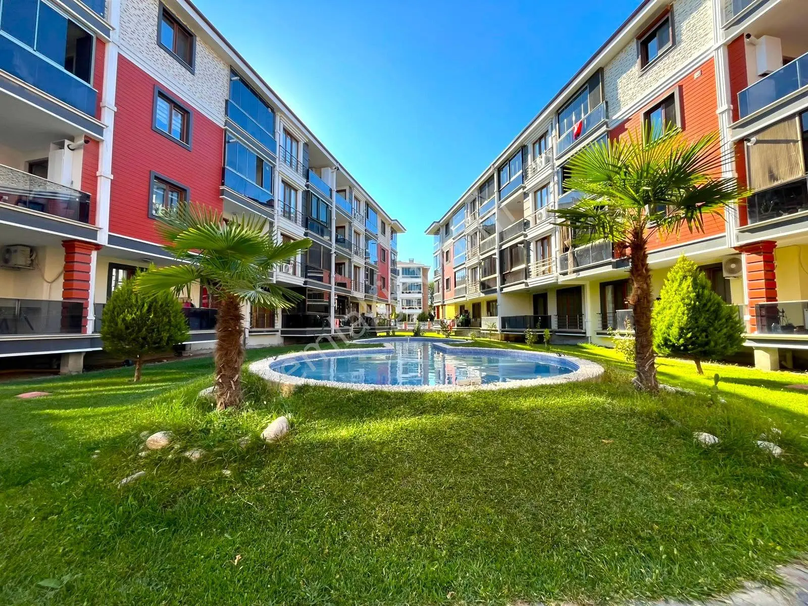 Gümüşden Akçay'Da Ön Cephe Arakat Cam Balkonlu Doğalgazlı 1+1 Daire