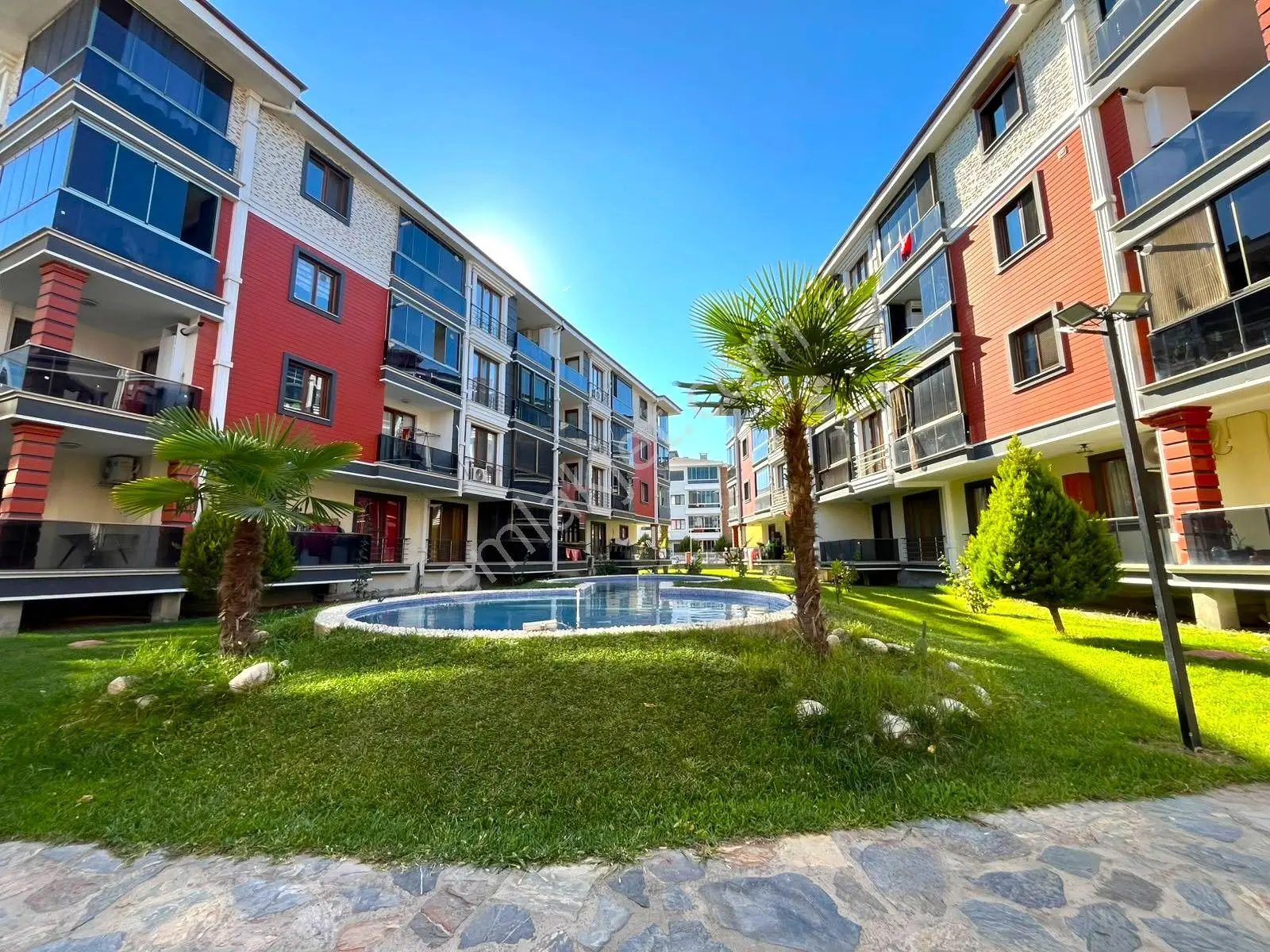 Gümüşden Akçay'da Ön Cephe Arakat Cam Balkonlu Doğalgazlı 1+1 Daire — fotoğraf 7