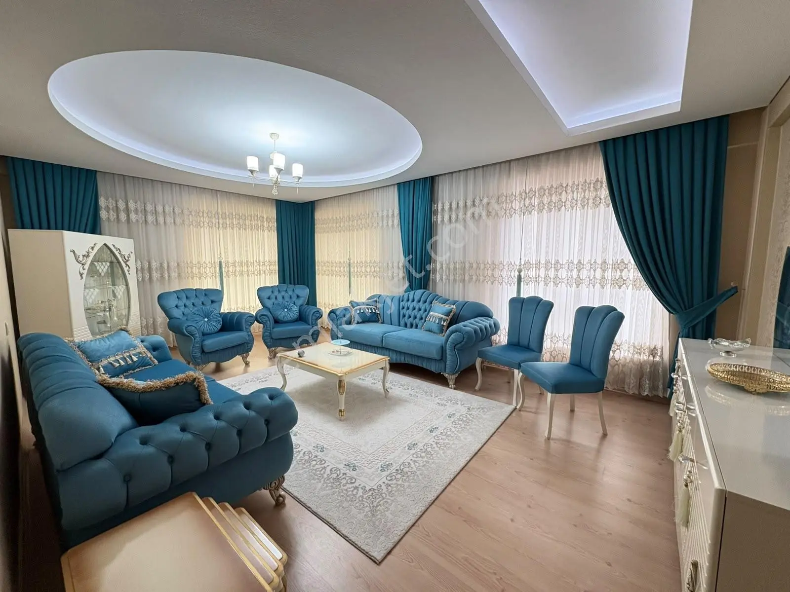 Yüksel Şahin'Den Parsana'Da 3+1 Arakat Asansörlü 180 M2 Geniş