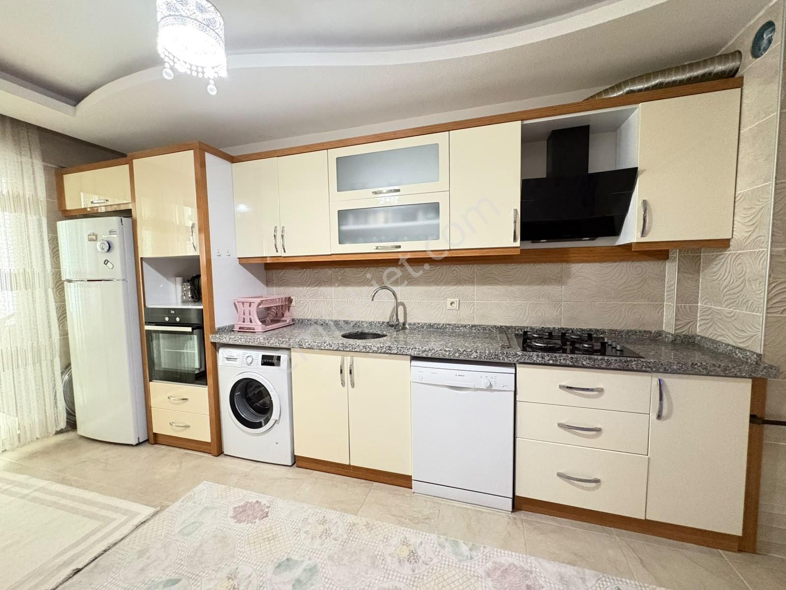Yüksel Şahin'den Parsana'da 3+1 Arakat Asansörlü 180 M2 Geniş — fotoğraf 3