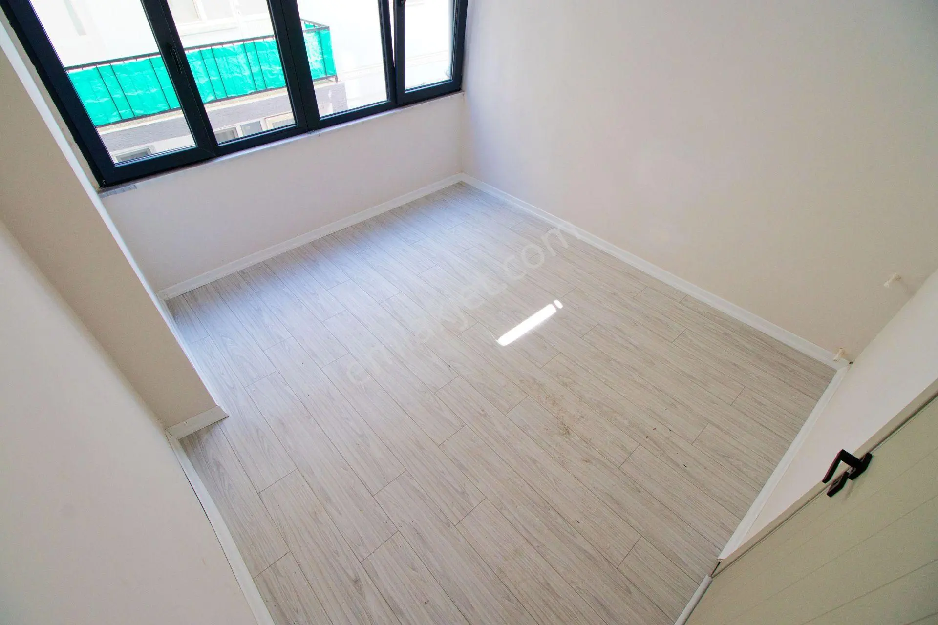 Aktif'ten Akçay Merkezde Satılık Ön Cephe Arakat Denize 300mt Full Yapılı 2+1 Daire — fotoğraf 4