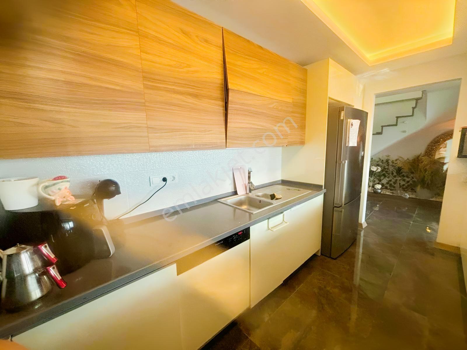 Kuşadası Kadınlar Denizi'nde Deniz Manzaralı Müstakil 3+1 Villa — fotoğraf 12